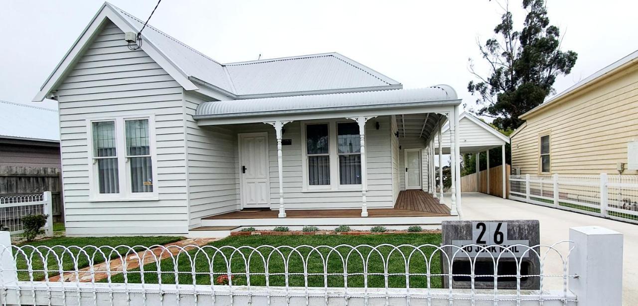 Ballarat Holiday Homes - Hopetoun Cottage - Minutes From Ballarat Cbd - Sleeps 1 To 6 Esterno foto